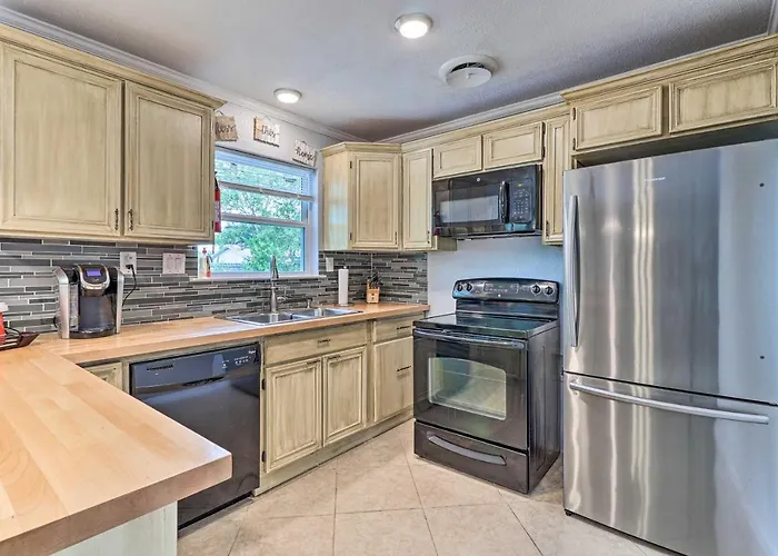 5 Mi To Hood! 'brooklyn House' W/ Fenced Yard *