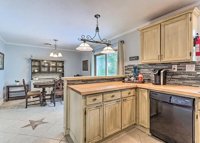 5 Mi To Hood! 'brooklyn House' W/ Fenced Yard *