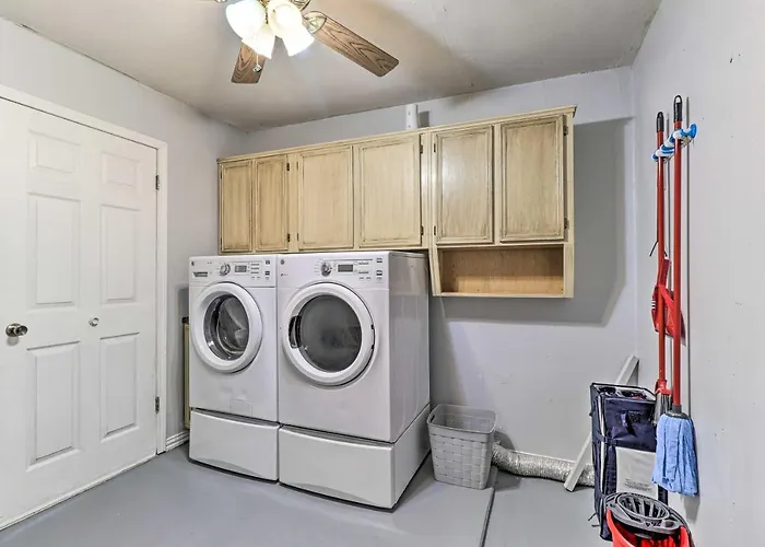 5 Mi To Hood! 'brooklyn House' W/ Fenced Yard *