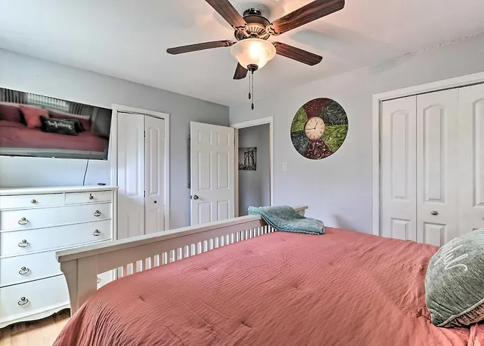 5 Mi To Hood! 'brooklyn House' W/ Fenced Yard Holiday home