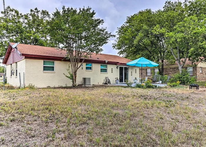 5 Mi To Hood! 'brooklyn House' W/ Fenced Yard *